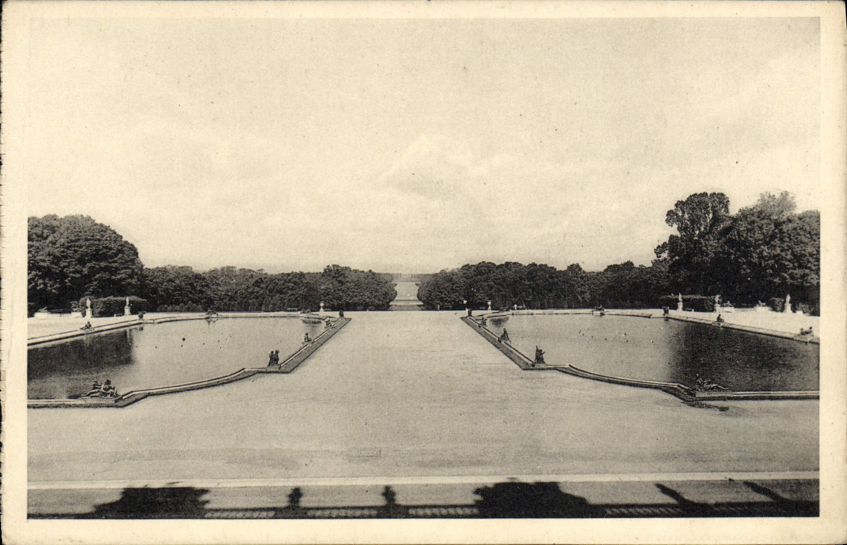 Parque de la POSTAL de la VENDIMIA del castillo de Versalles el piso del agua