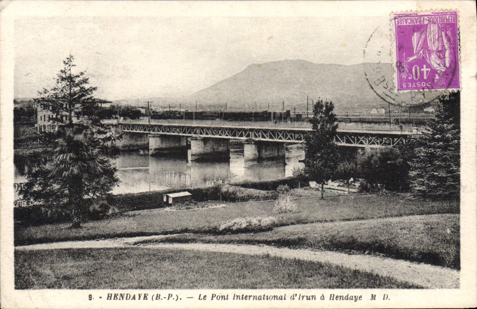 VINTAGE POSTCARD Hendaye the International Bridge of lrun has Hendaye