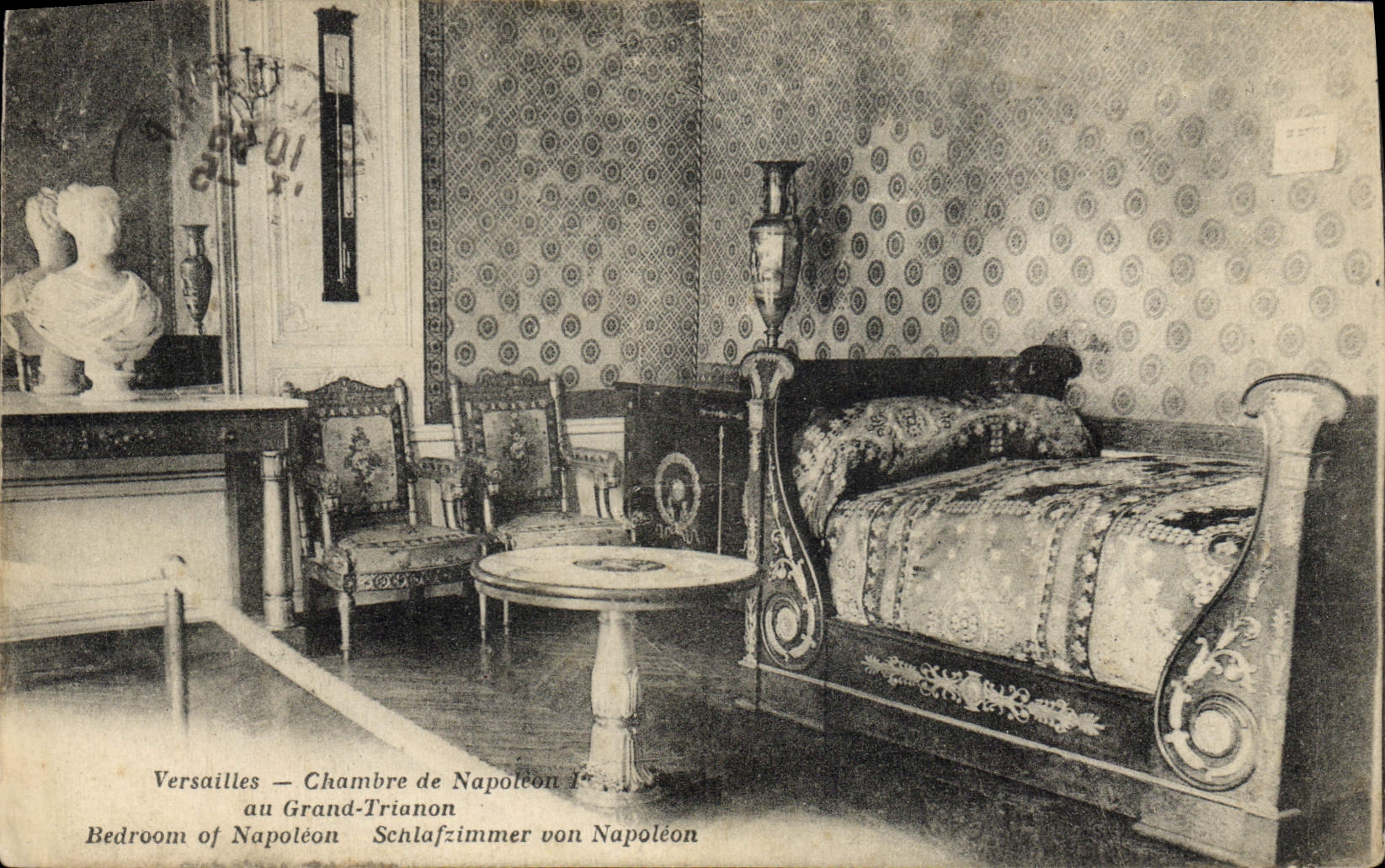 CPA Versailles Chambre de Napoleon 1er au Grand Trianon