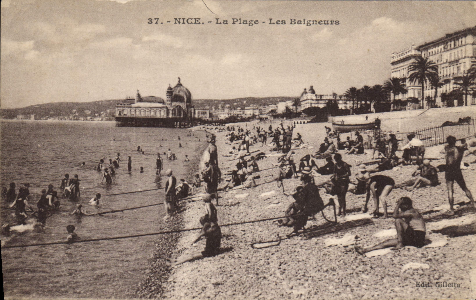 POSTAL de la VENDIMIA Niza los bañistas de la playa