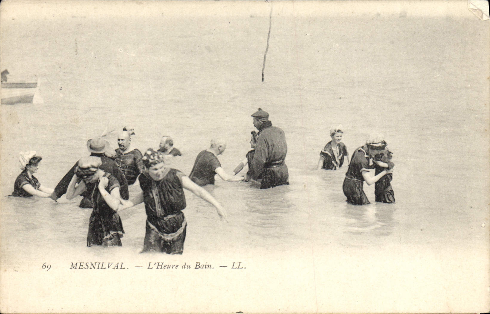 POSTAL Mesnilval de la VENDIMIA la hora del baño
