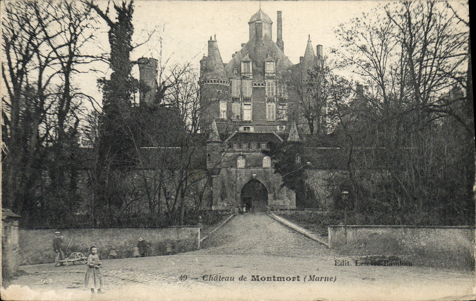 VINTAGE POSTCARD Castle of Montmort