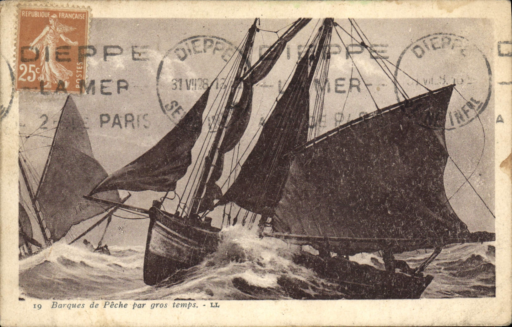 CPA Barques de Pache par gros Temps