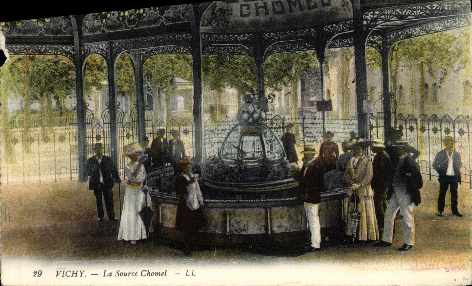 VINTAGE POSTCARD Vichy the Chomel Sources