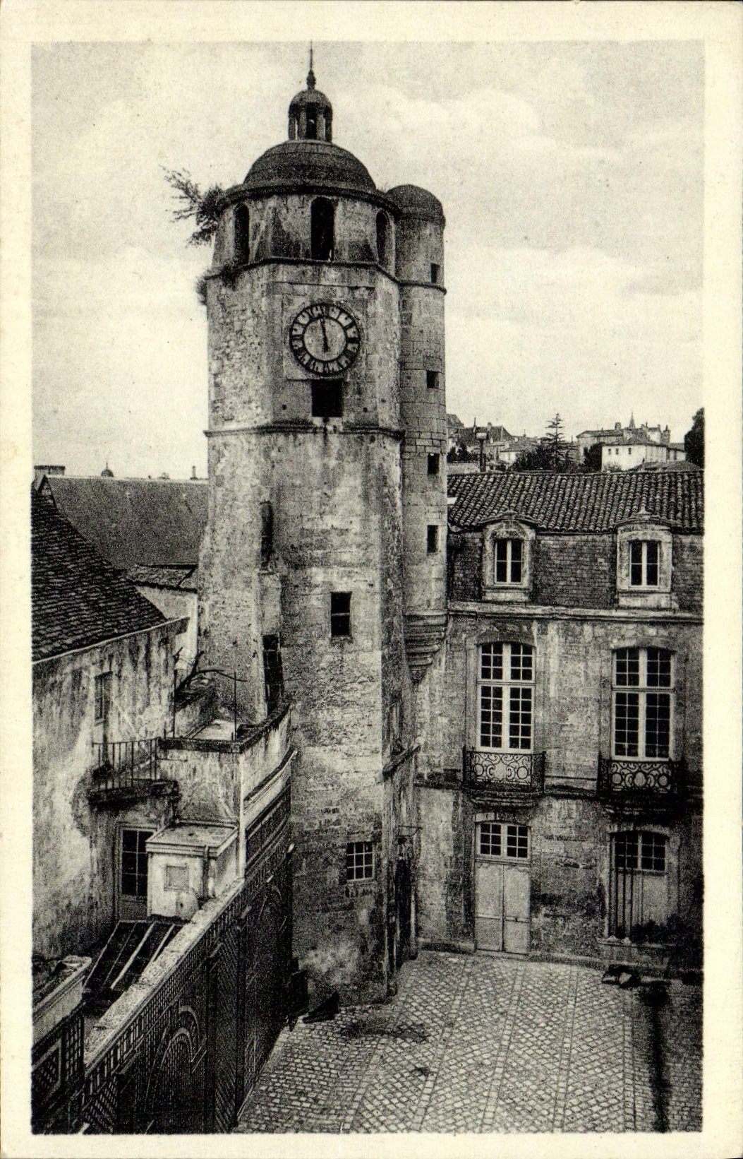 CPA Saintes La Bibliotheque Ancien Echevinage