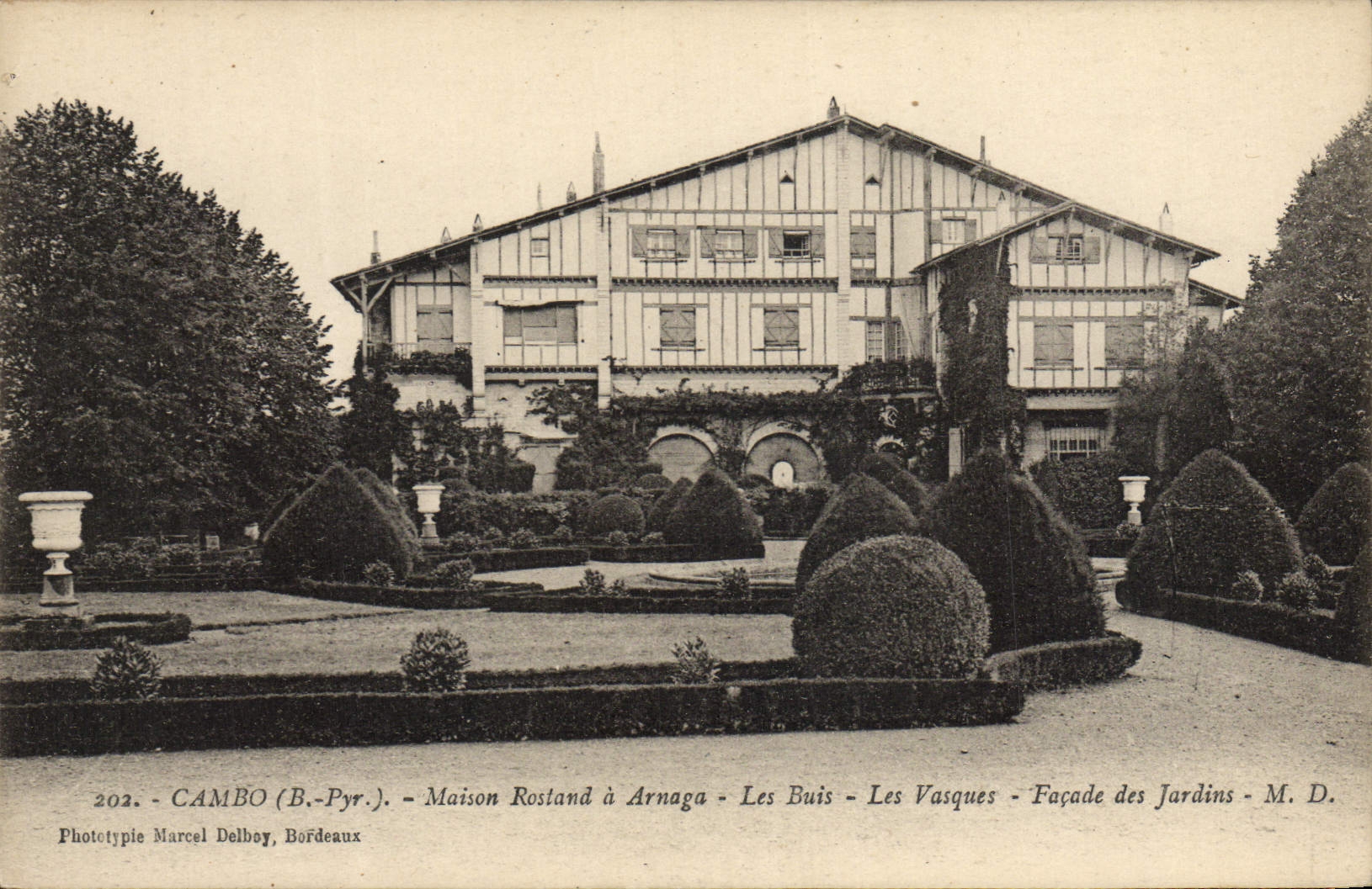 VINTAGE POSTCARD Cambo Maison Rostand has Arnaga the Boxwood the Basins Frontage Of the Gardens