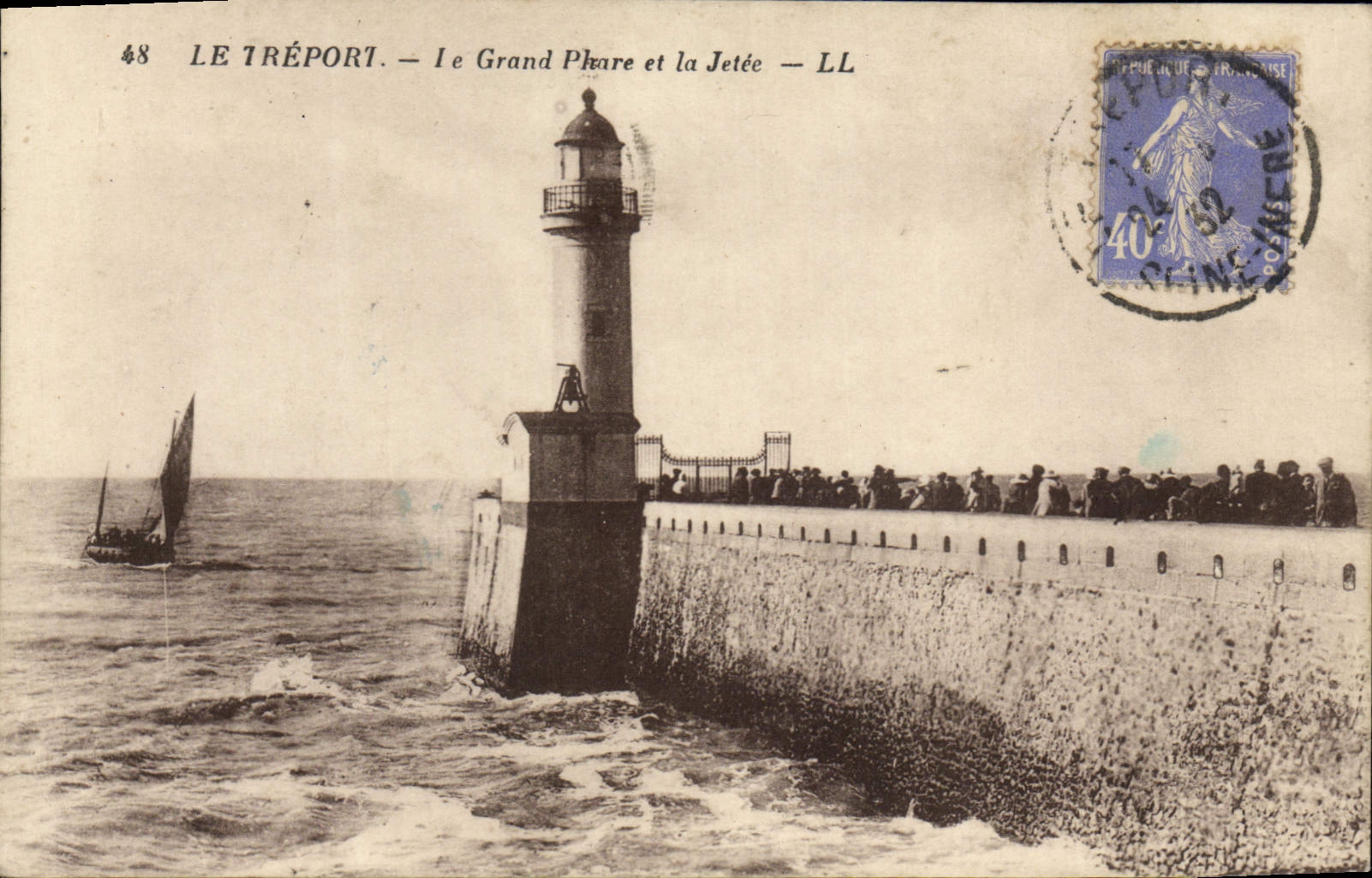 VINTAGE POSTCARD Treport the Large Lighthouse And the Pier
