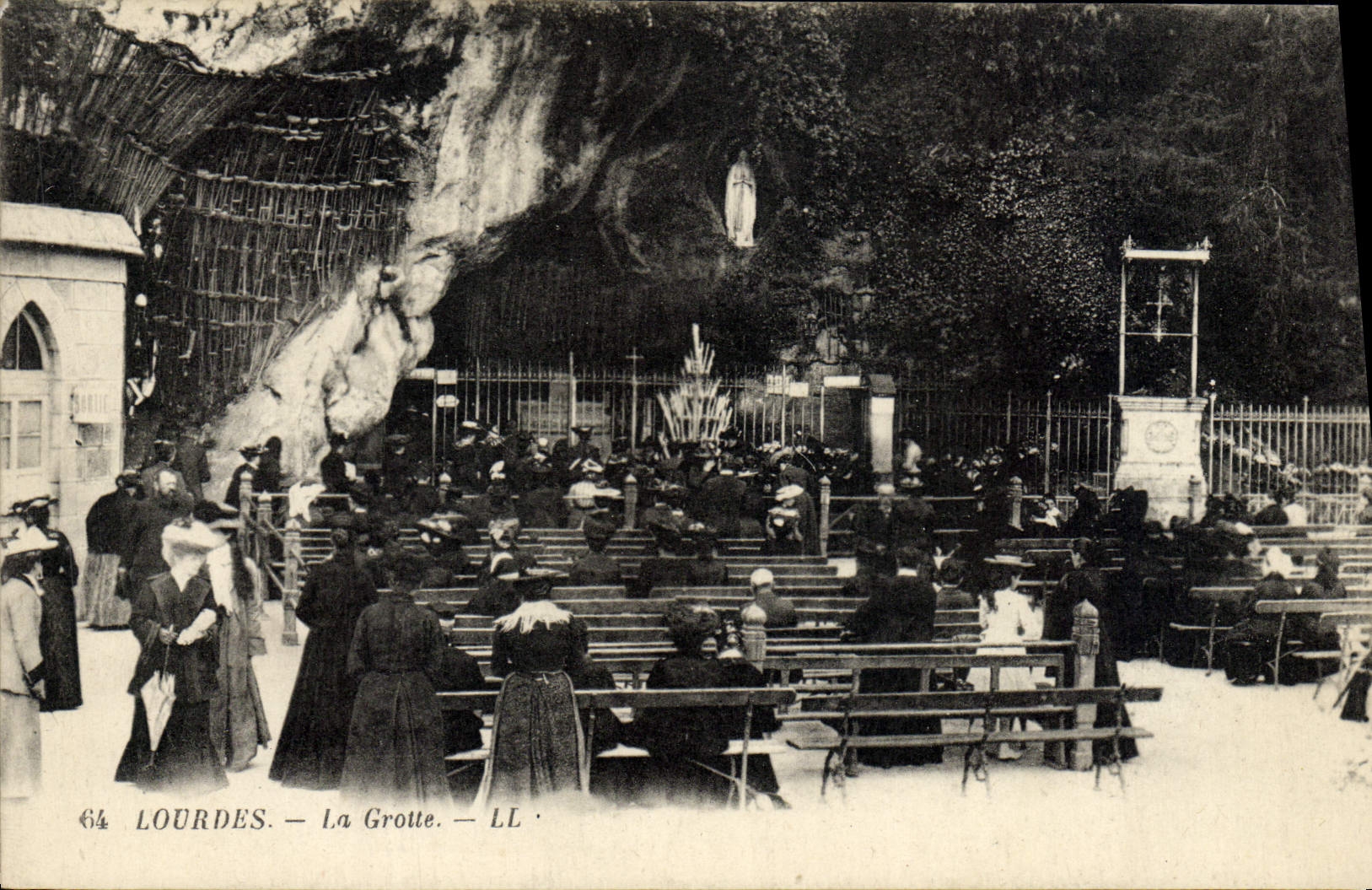 POSTAL Loudes de la VENDIMIA la cueva
