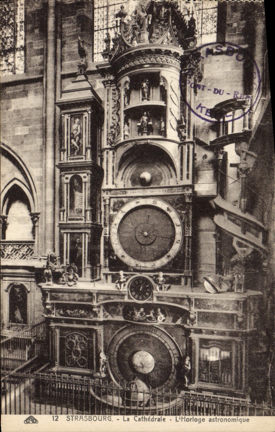 POSTAL Estrasburgo de la VENDIMIA la catedral el reloj astronómico