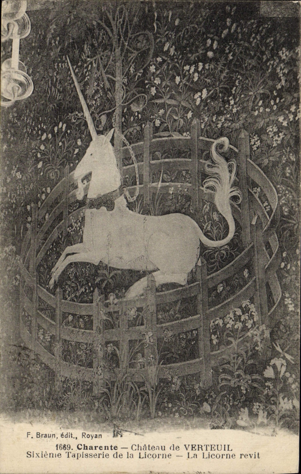El castillo de la POSTAL de la VENDIMIA de la sexta tapicería de Verteuil del unicornio el unicornio restablece Cheval