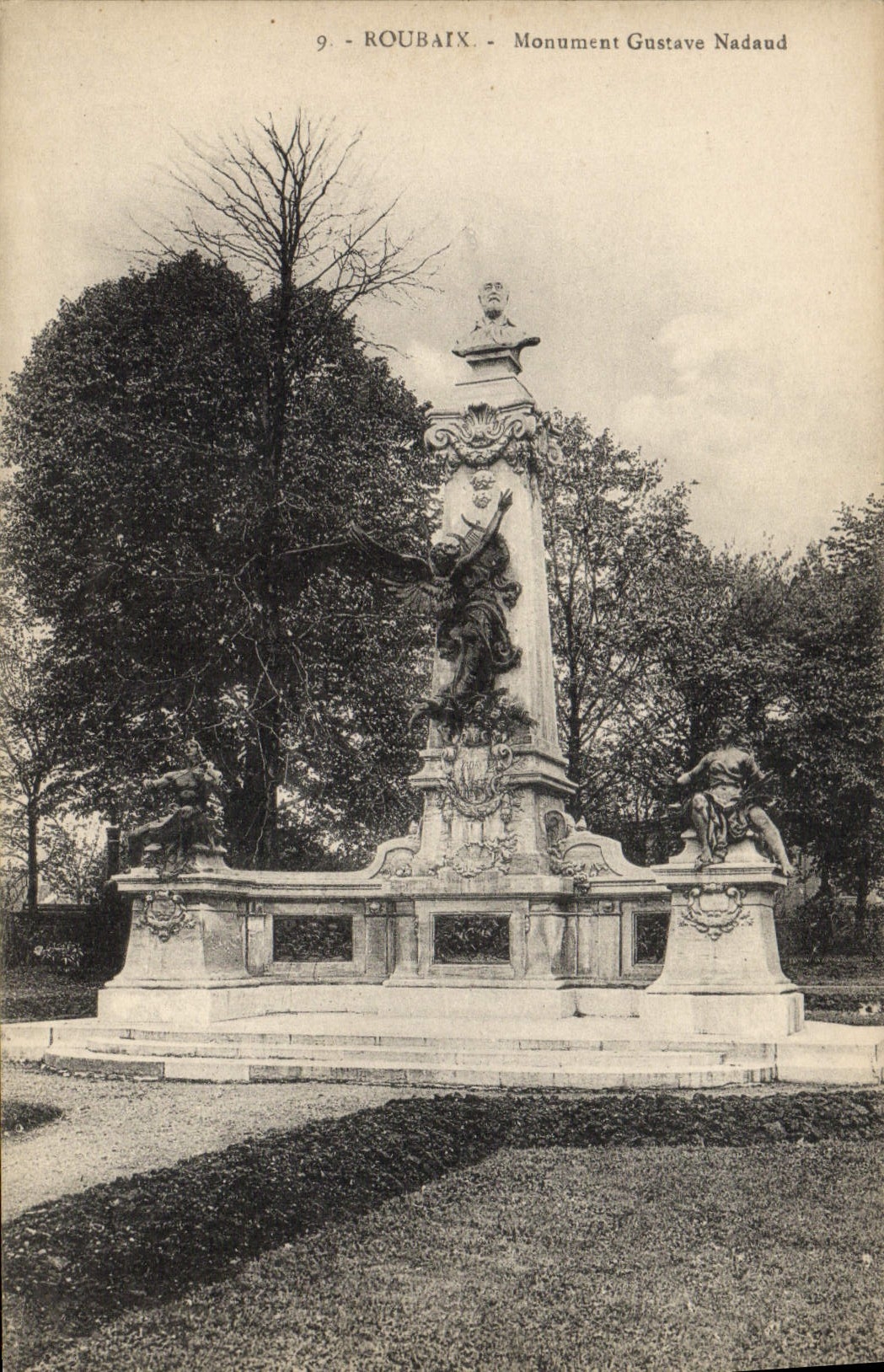 CPA Roubaix Monument Gustave Nadaud