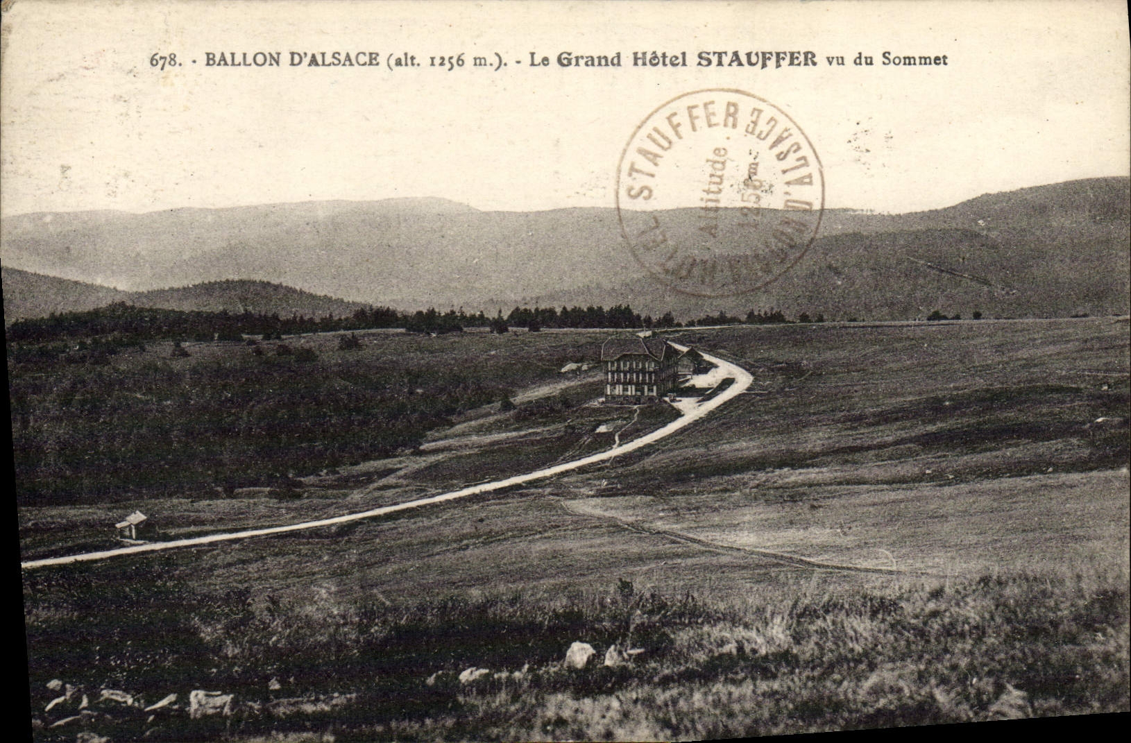 Globo de la POSTAL de la VENDIMIA de Alsacia el hotel grande de Stauffer visto de la cumbre
