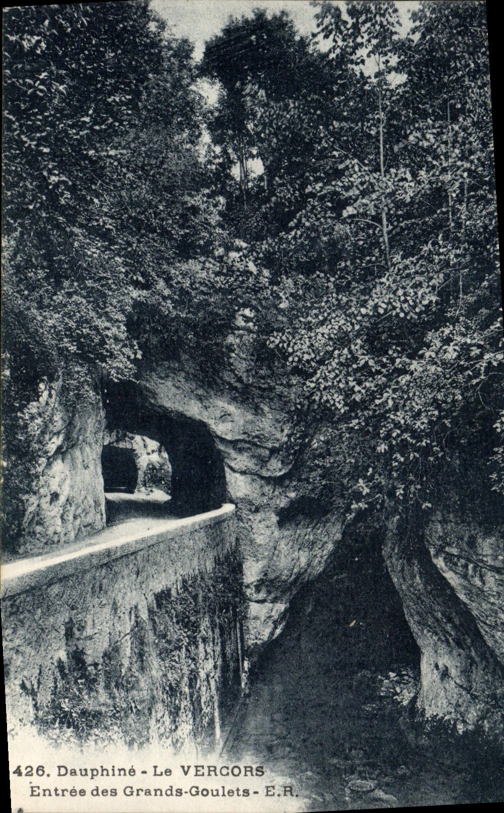 POSTAL Dauphine Vercors de la VENDIMIA entrado de las grandes piezas estrechas