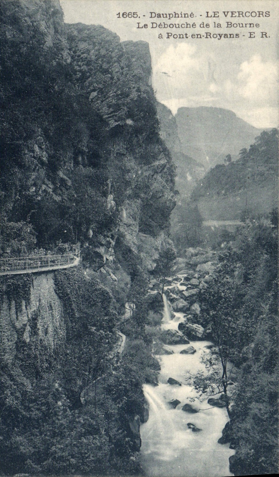 CPA Dauphine Le Vercors Le Debouche De La Bourne a Pont en Royans