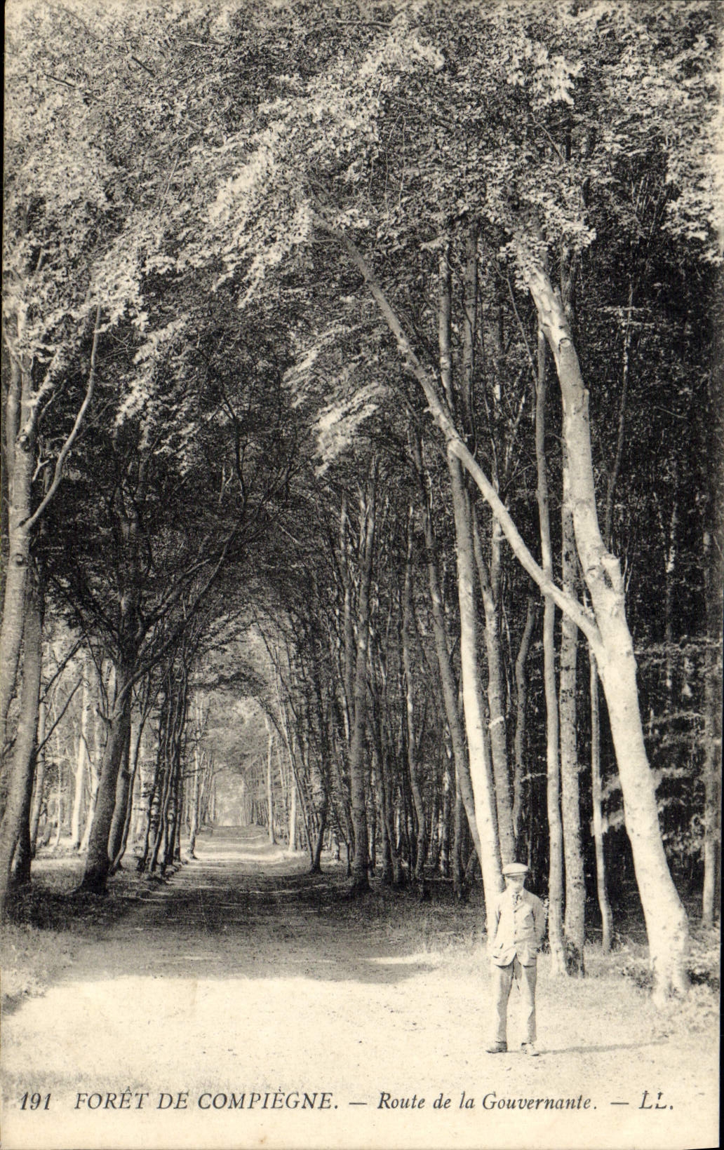 Camino de Compiegne del taladro de la POSTAL de la VENDIMIA de controlar