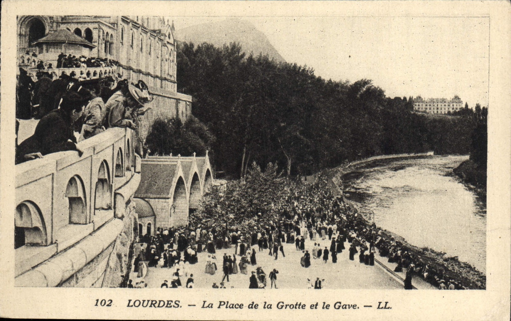 La POSTAL de la VENDIMIA pesada el lugar de la cueva y dio