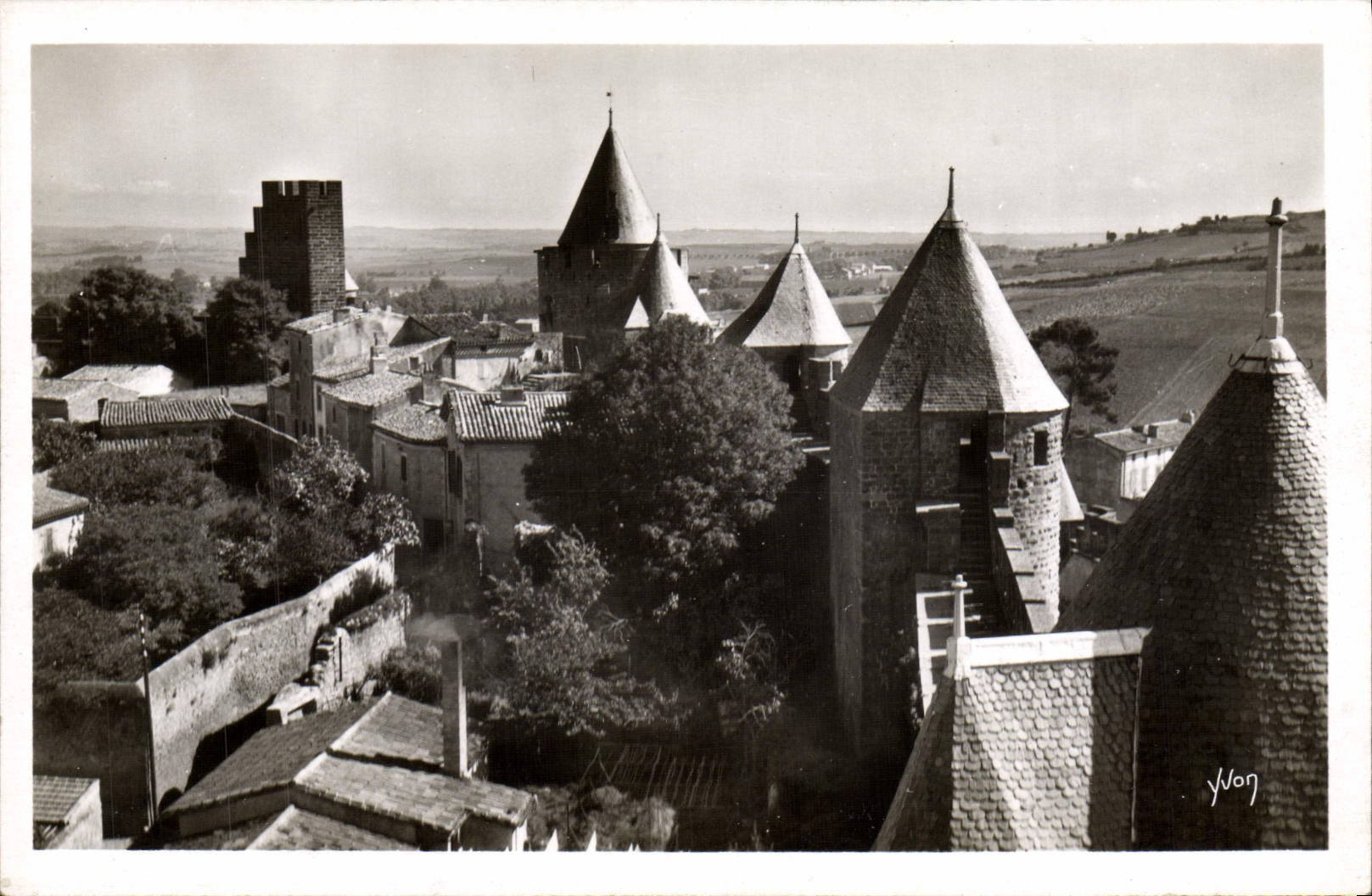 CPA Carcassonne La Cite Interieur de la Cite