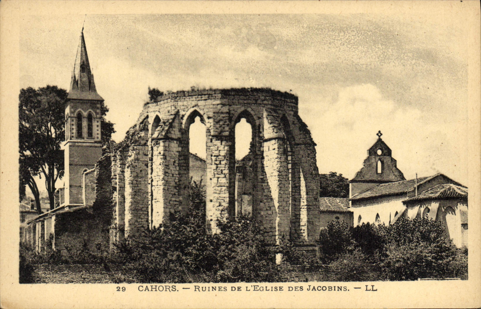 VINTAGE POSTCARD Cahors Ruins Of the Church Of the Jacobins
