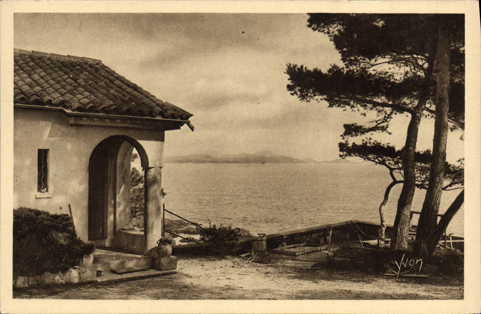 VINTAGE POSTCARD Soft France Dimensions Azure