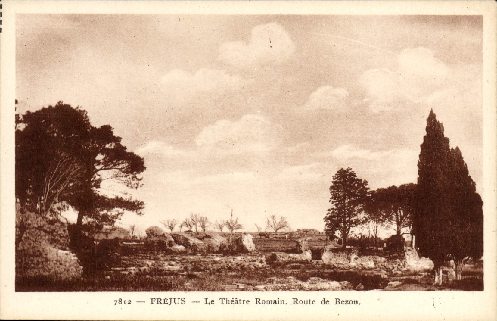 VINTAGE POSTCARD Frejus the Theater Romain Road De Bezon