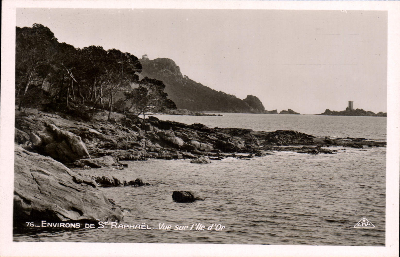 CPA Environs De St Raphael Vue Sur I'Ile D'Or