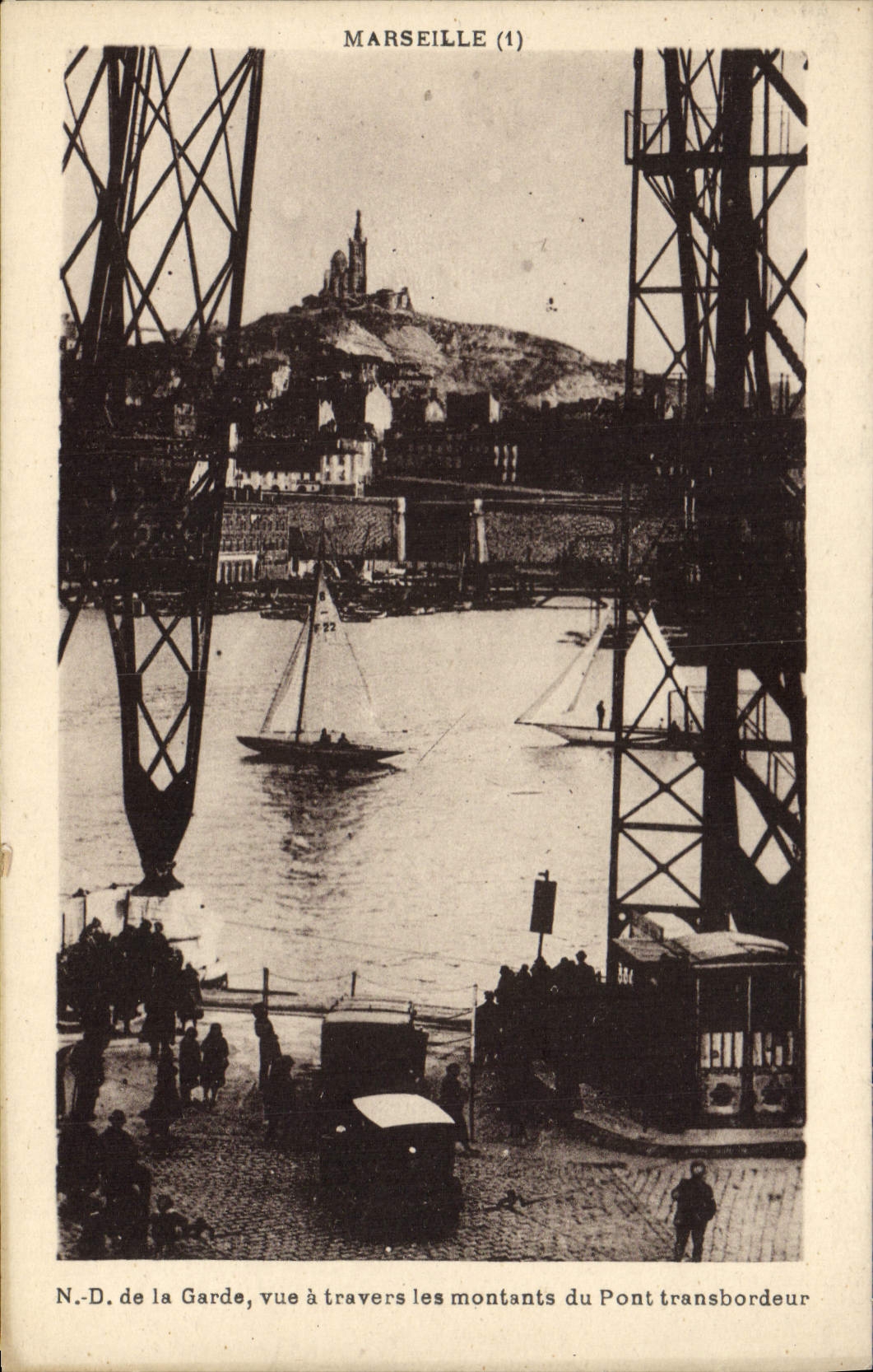 CPA Marseille Notre Dame de la Garde Vue a travers les montants du pont transbordeur