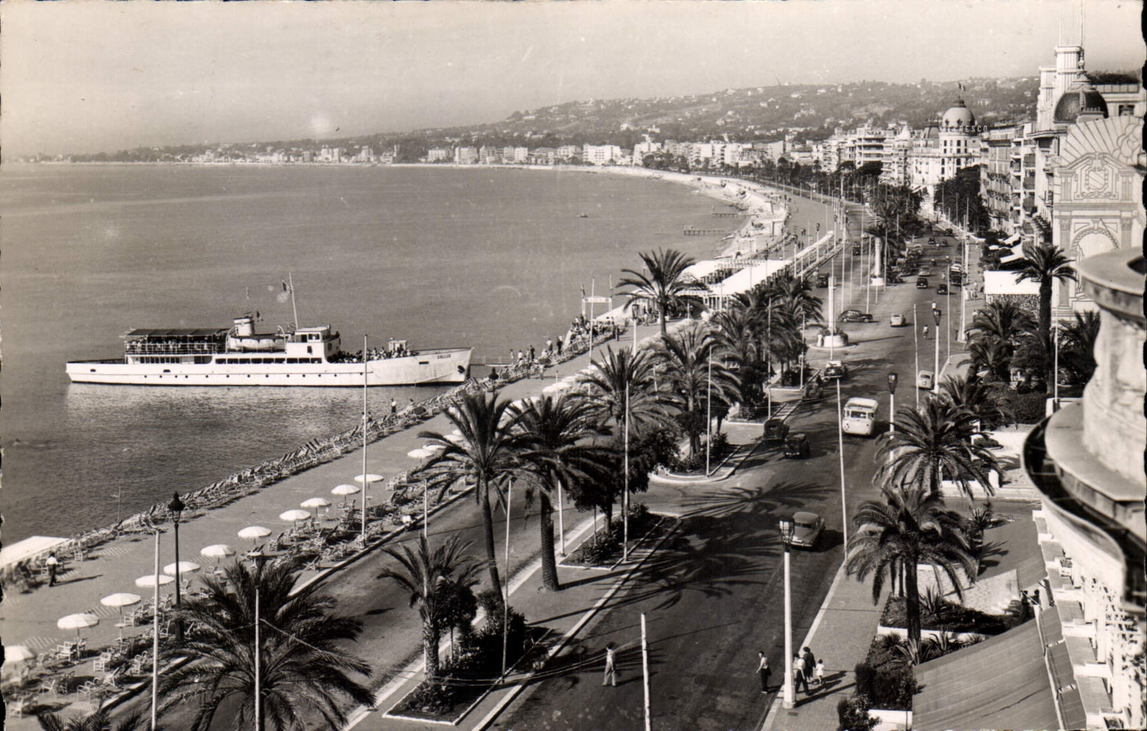 CPA La Cote D'Azur Nice La Promenade Des Anglais Embarcadere Le Gallus
