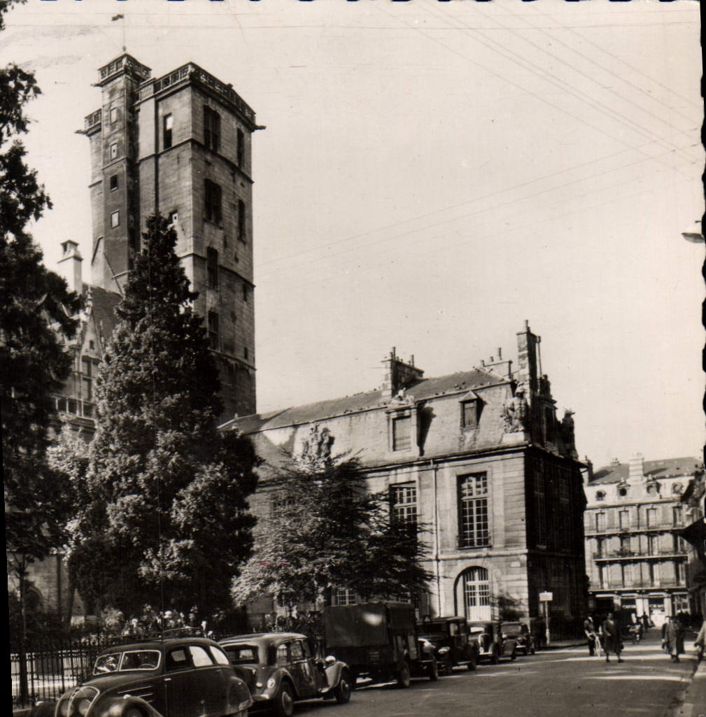 MODERN CARD Dijon the Tower Of the old palate of the Dukes of Burgundy