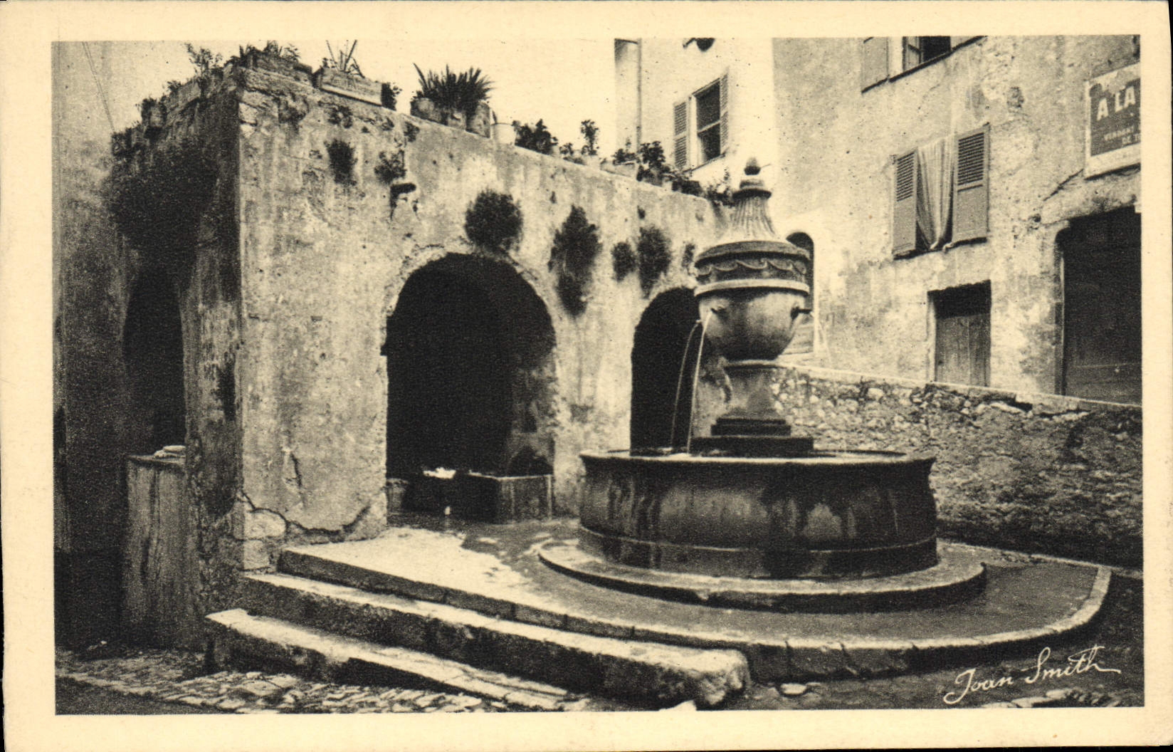 VINTAGE POSTCARD Vieille Fountain has St Paul