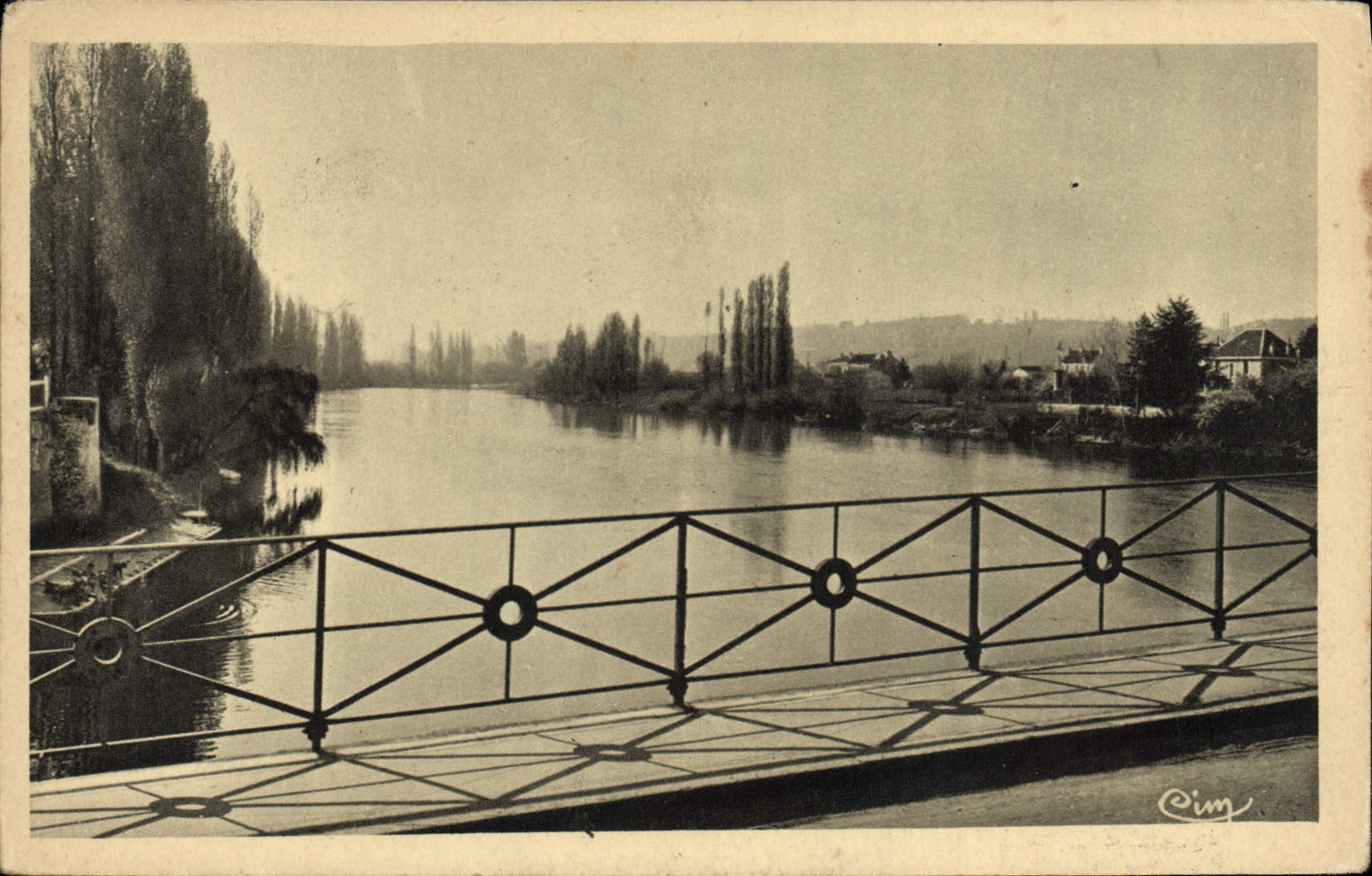 VINTAGE POSTCARD The Hague Descartes Edges Of the Hollow one