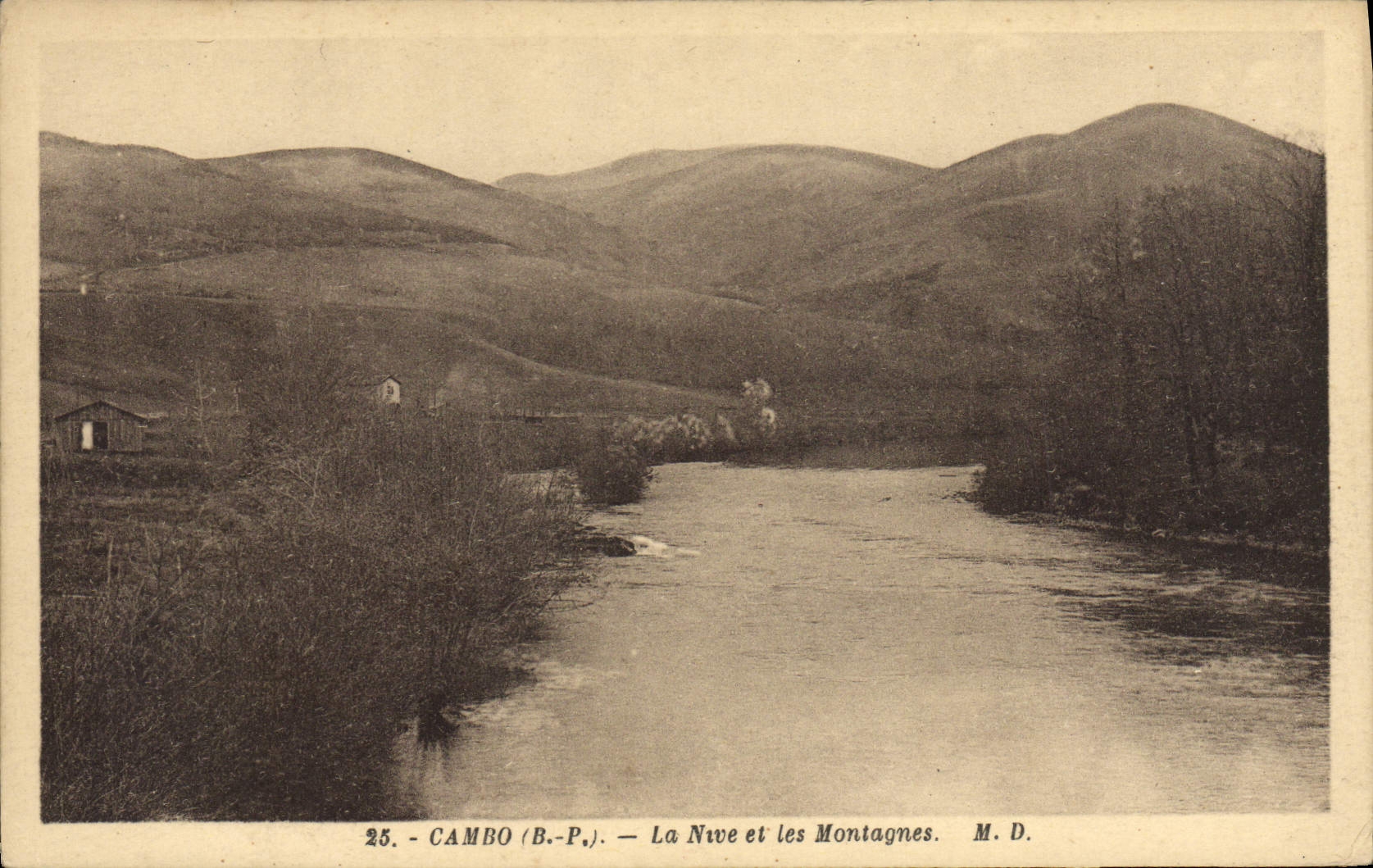 VINTAGE POSTCARD Cambo Nive And Mountains