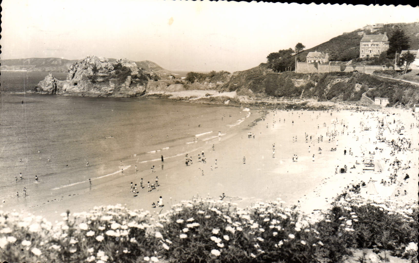 CPM Perros Guirec La plage de Trestrignel