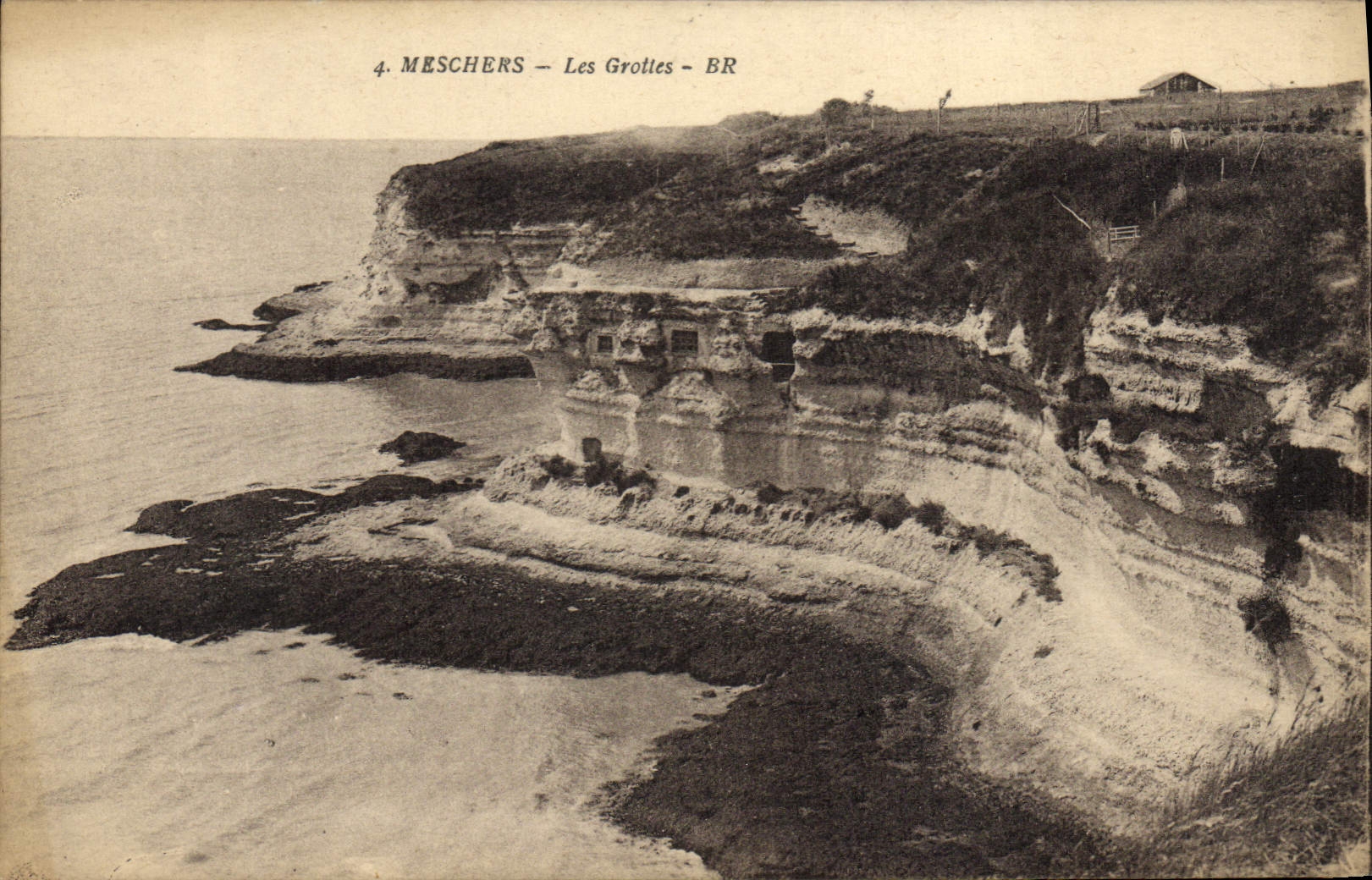 VINTAGE POSTCARD Meschers caves