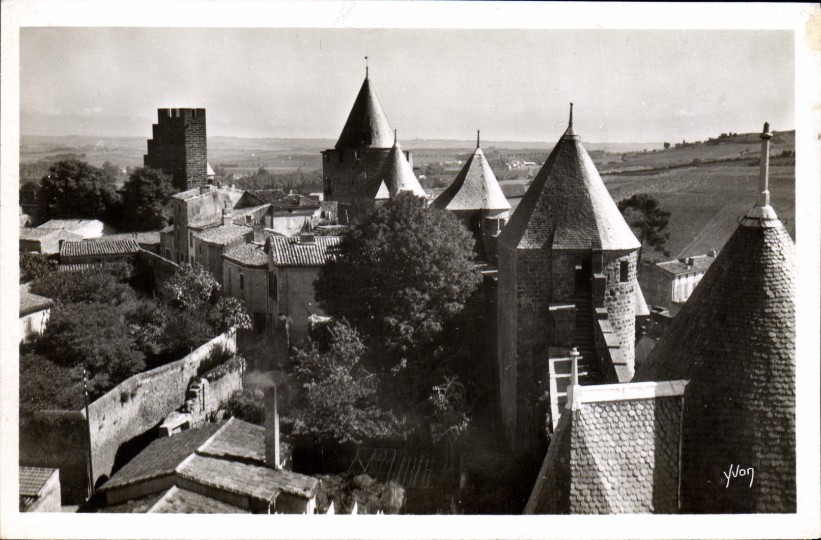 CPA Carcassonne La Cite Interieur de la Cite