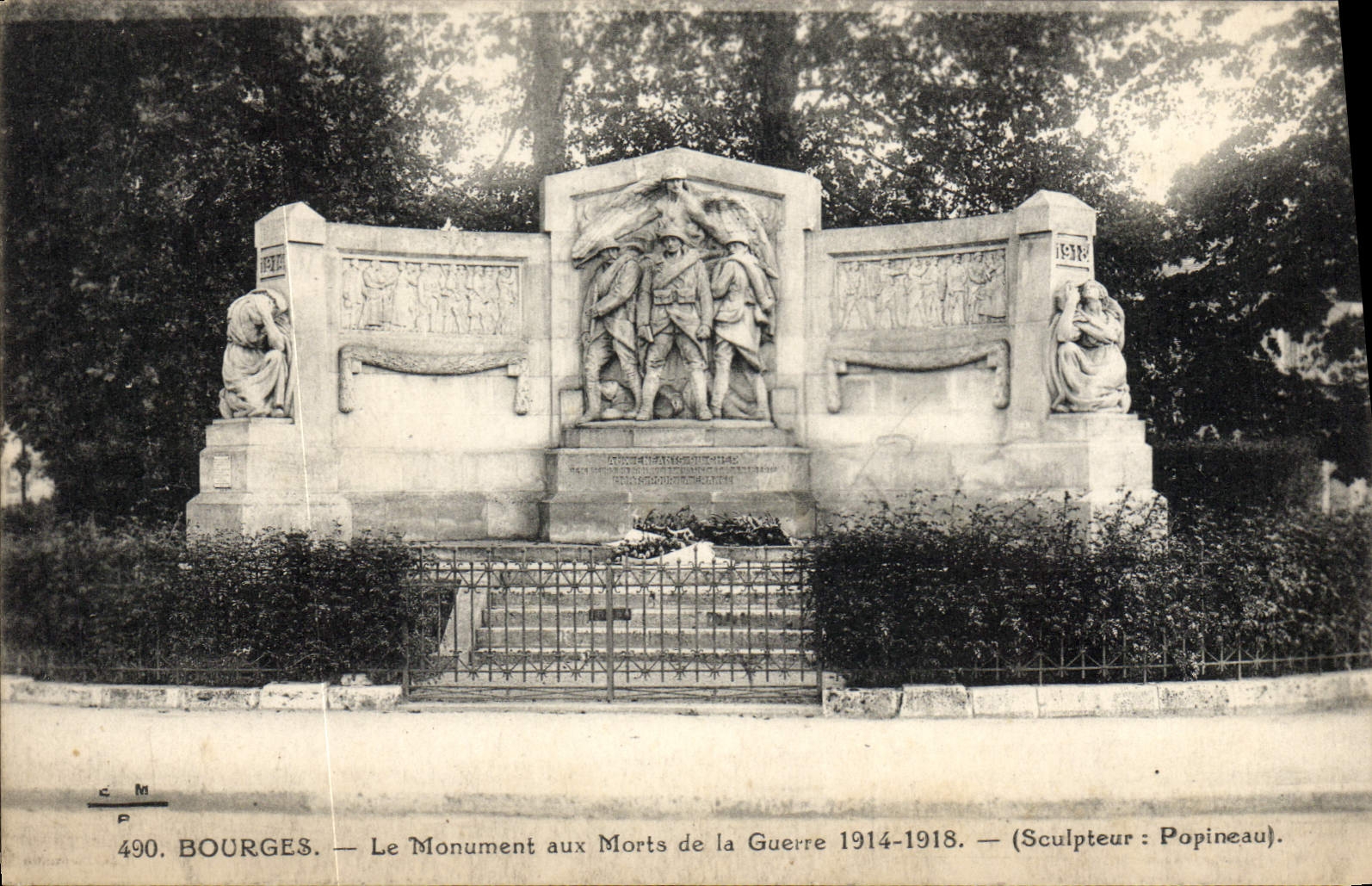 POSTAL Bourges de la VENDIMIA el monumento 1914 de la guerra 1918 Militaria