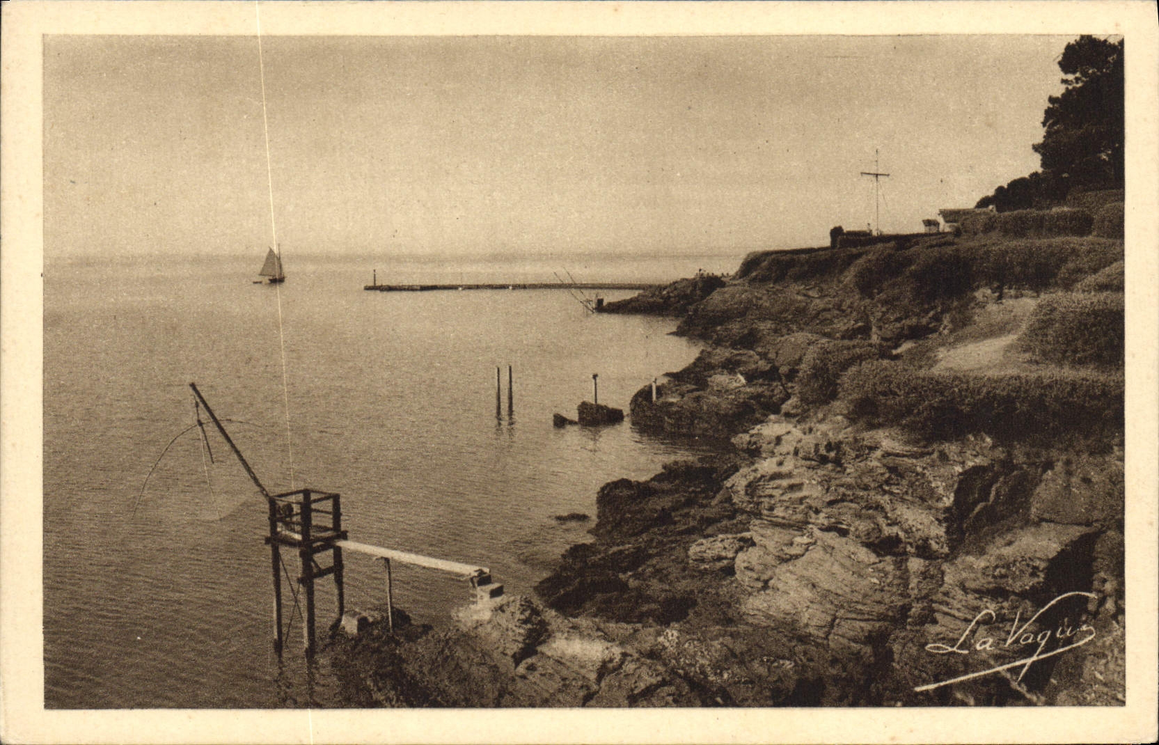 VINTAGE POSTCARD Pornic Rocks Towards Noveillard