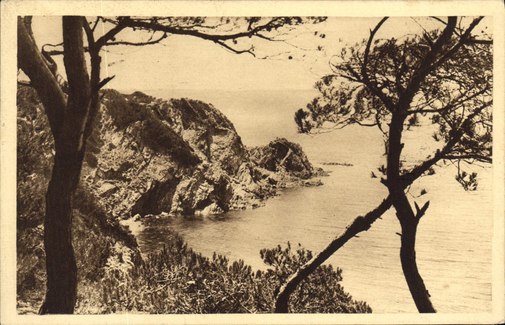 VINTAGE POSTCARD Brusc On Sea the Rocks De Monsalvat