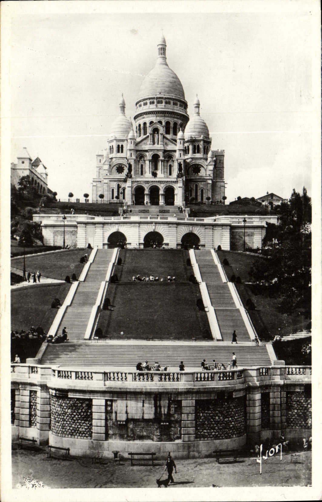 CPM Paris En Flanant Basilique Du Sacre Coeur et l'escalier monumental