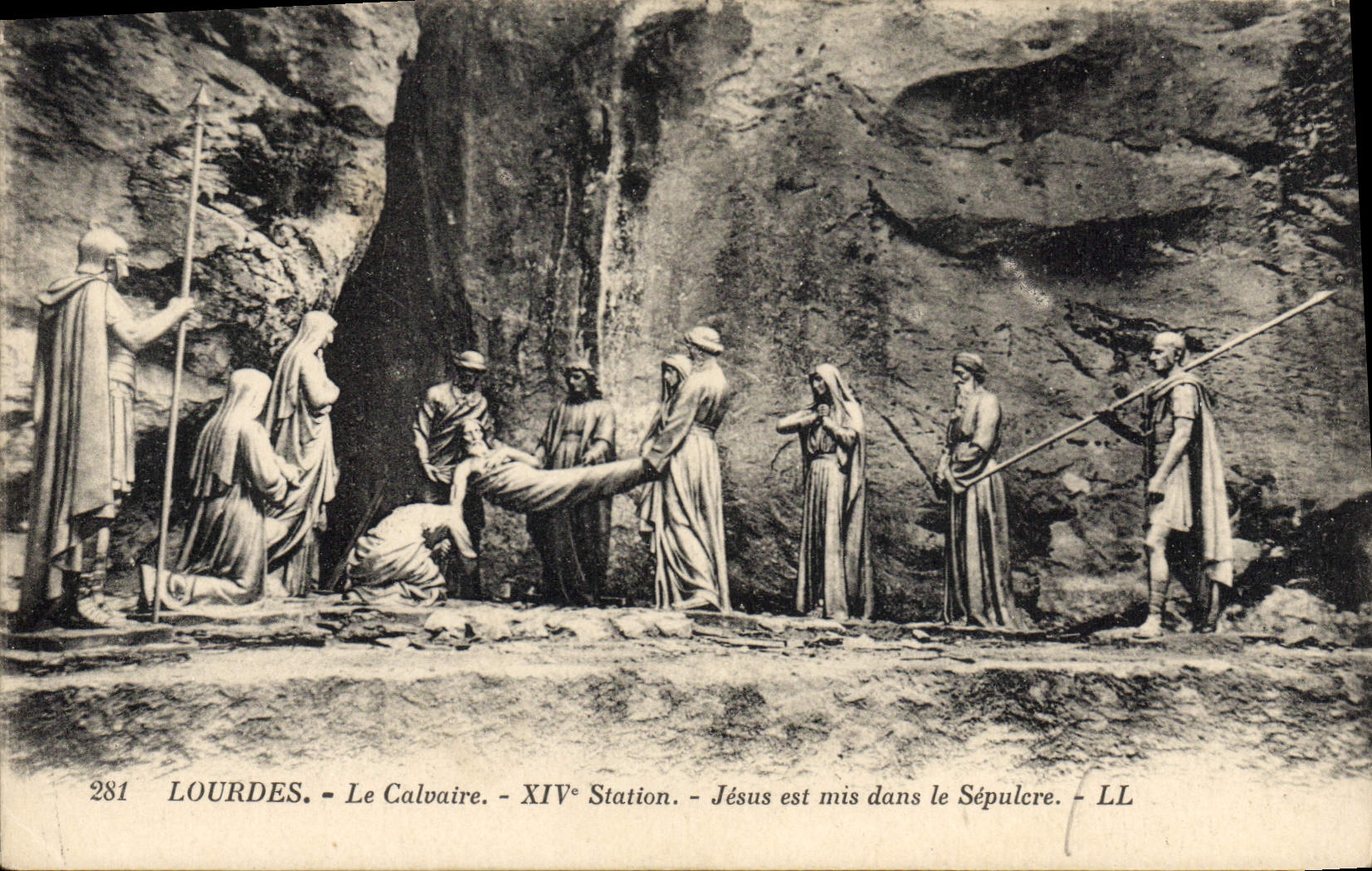 La POSTAL de la VENDIMIA Lourdes la 14ta estación de Jesús del martirio se pone en el sepulcro