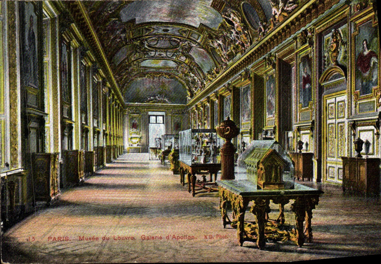 CPA Paris Musee du Louvre Galerie d'Apollon 