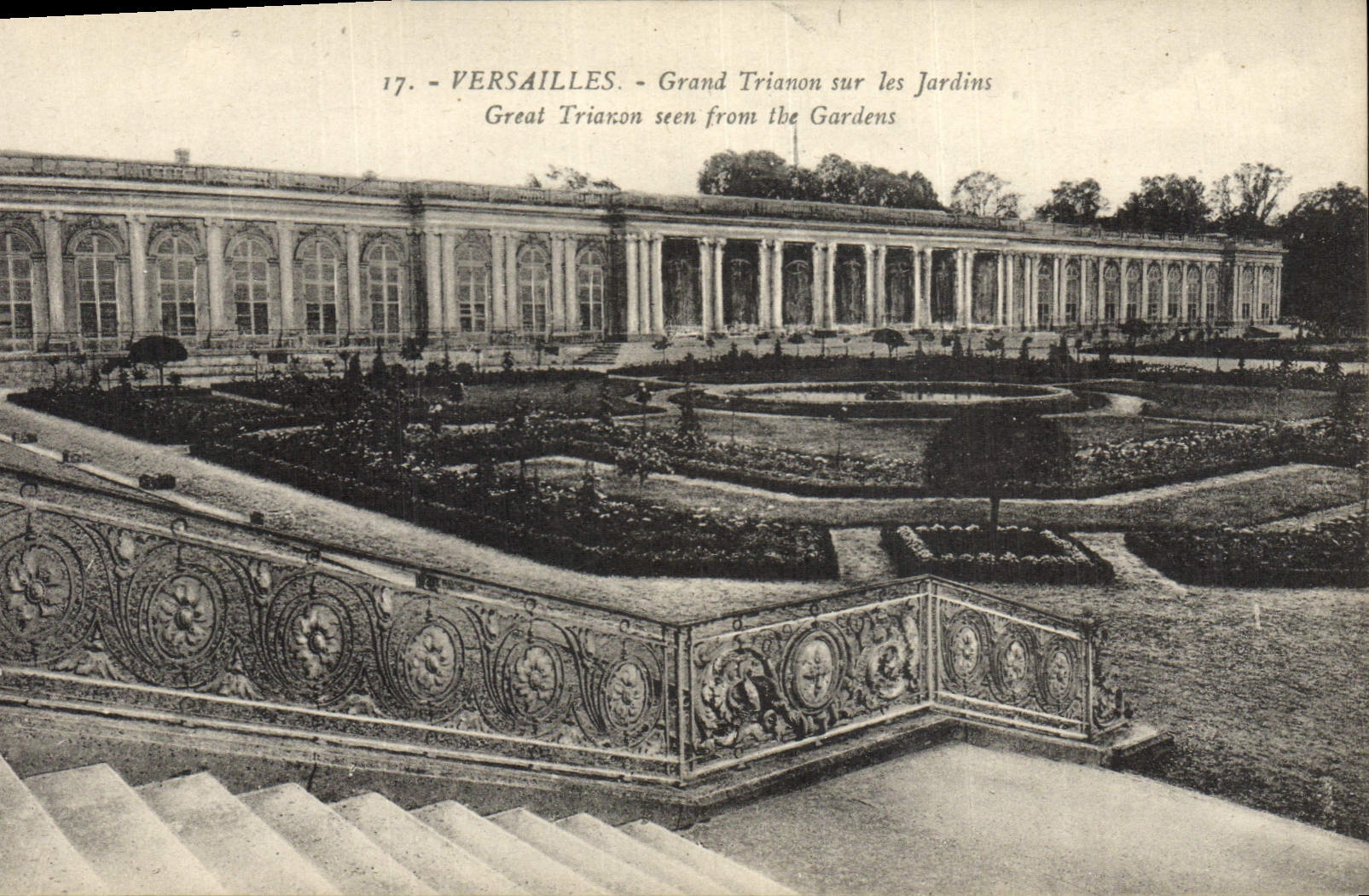 POSTAL Versalles Trianon grande de la VENDIMIA en los jardines