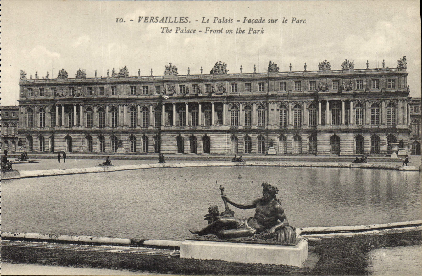 CPA Versailles Le Palais Facade Sur Le Parc