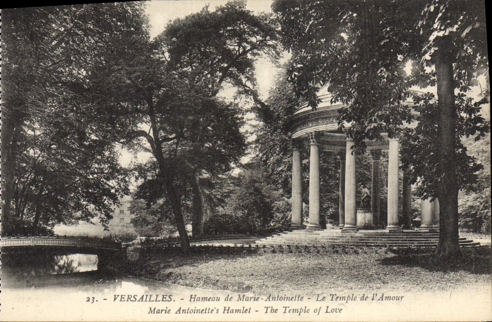 CPA Versailles Hameau de Marie Antoinette Le temple de l'amour