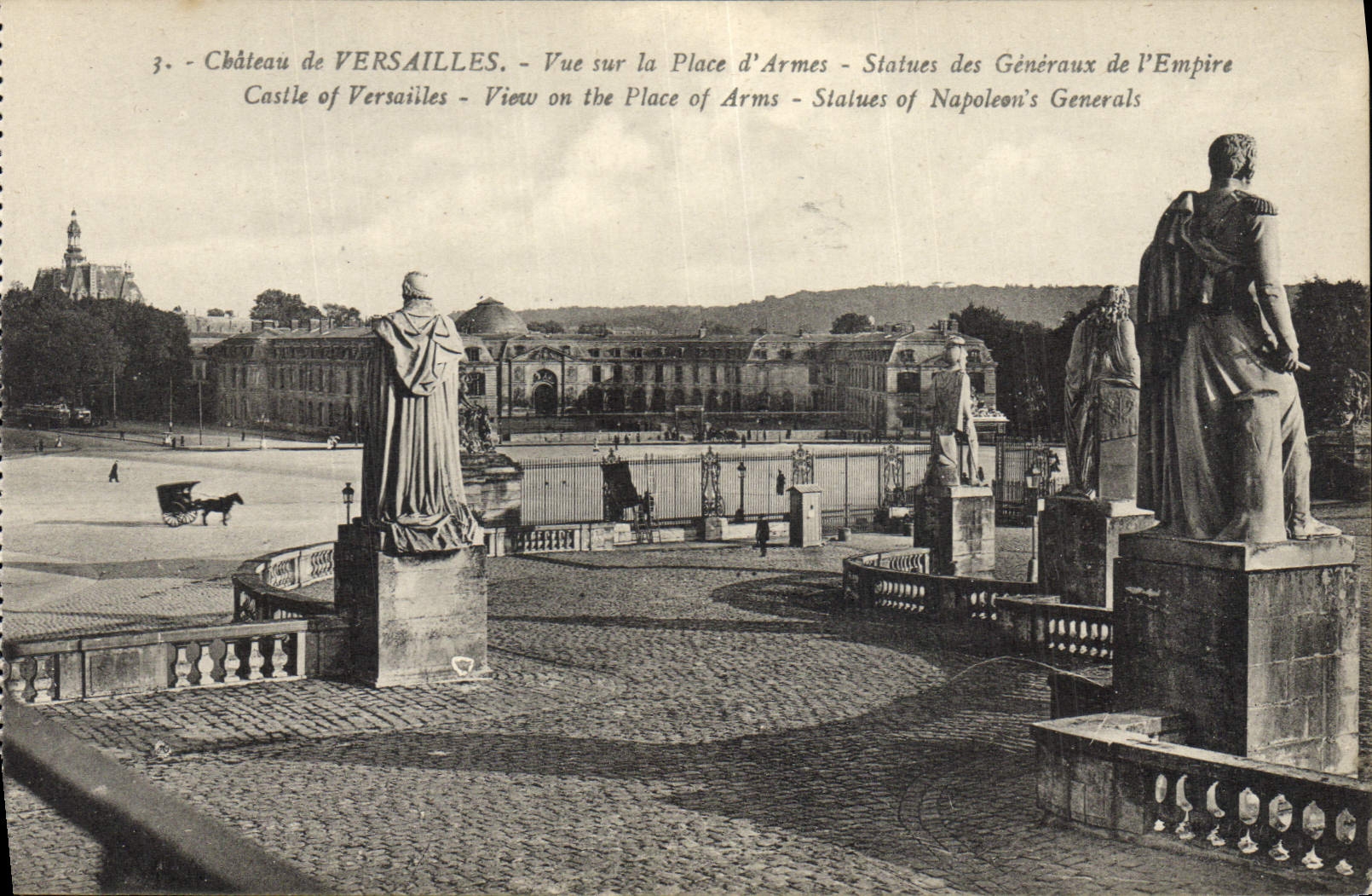 CPA Versailles Vue Sur la Place D'Armes Statues des generaux de l'Empire