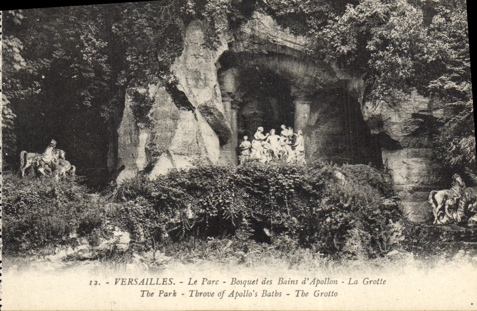 CPA Versailles Le Parc Bouquet des Bains d'Apollon La grotte