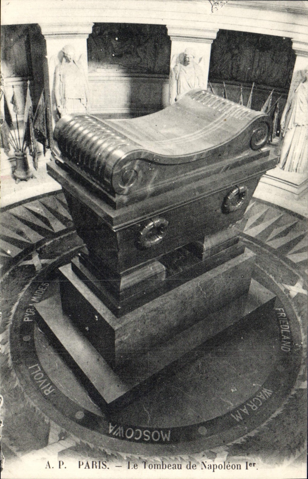 CPA Paris Le Tombeau de Napoleon 1er