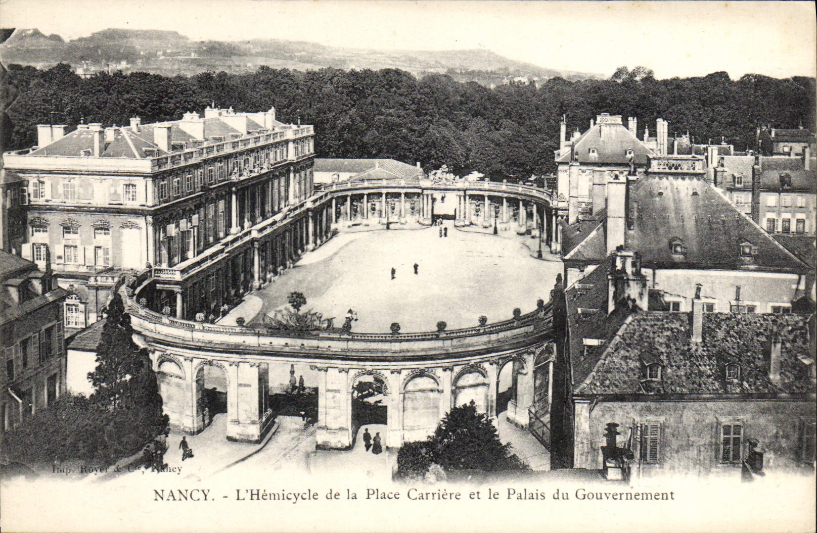CPA Nancy L'Hemicycle de la Place Carriere et le palais du gouvernement