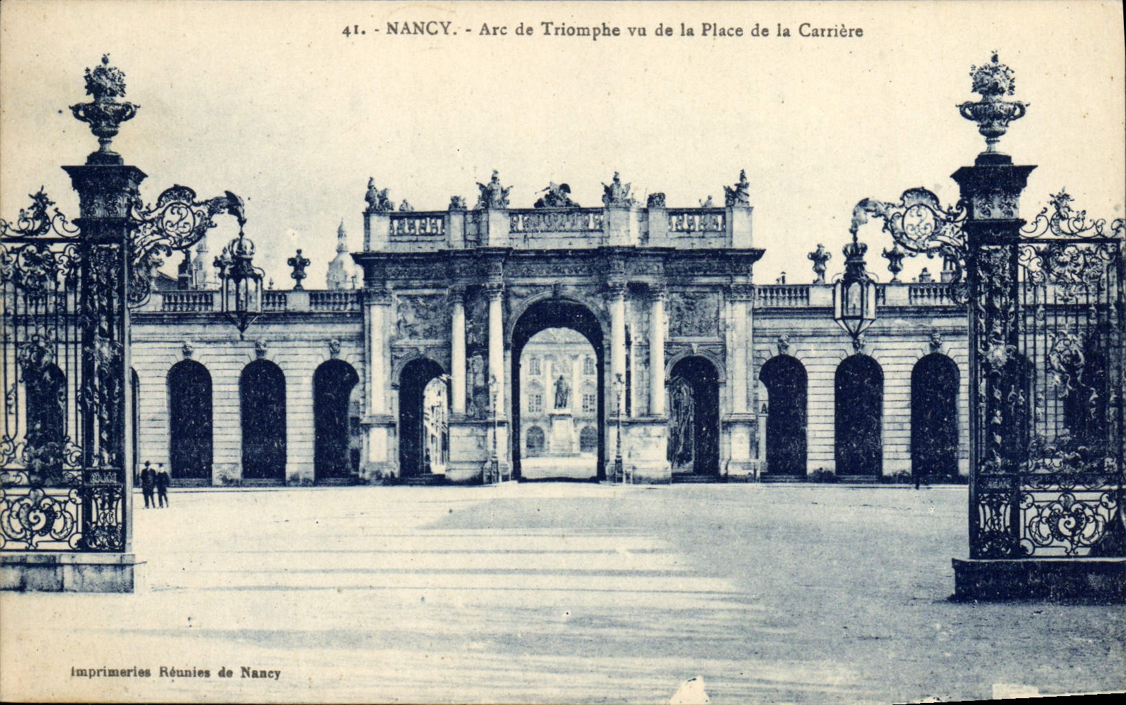 CPA Nancy Arc de Triomphe Vu de la Place de la Carriere