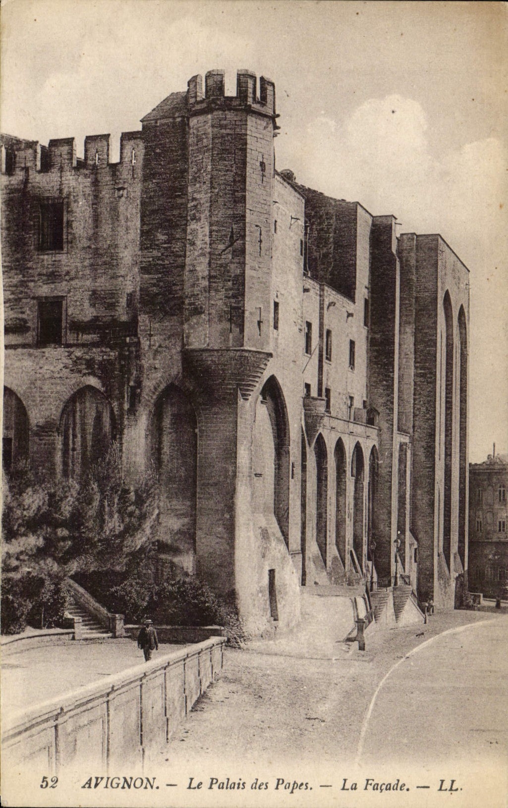 POSTAL Avignon de la VENDIMIA el paladar de los papas el ataque frontal