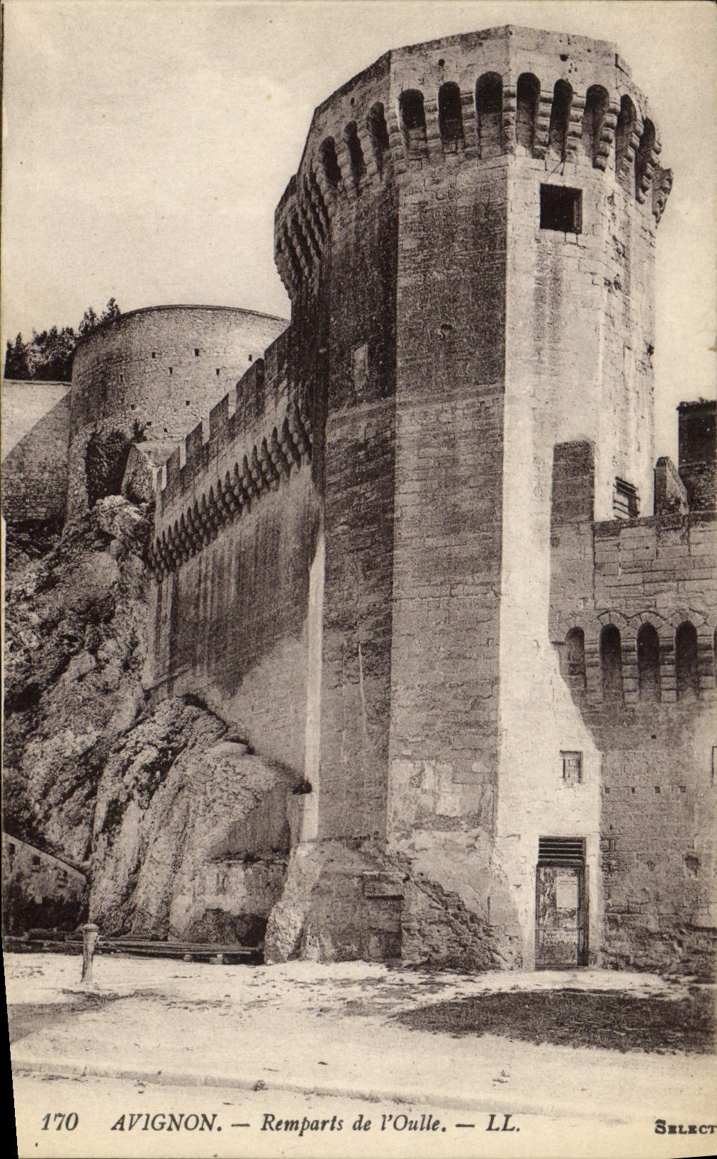 VINTAGE POSTCARD Avignon walls of Oulle